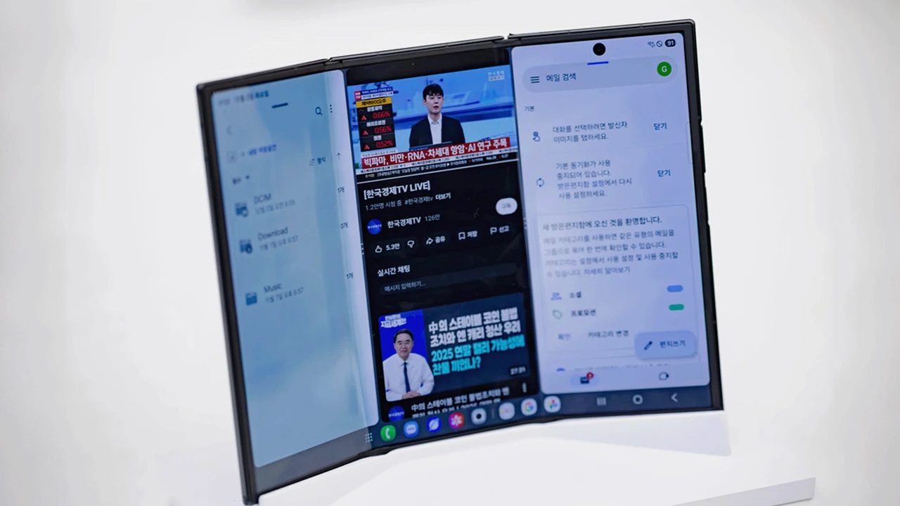 شاشة 10 بوصات.. سامسونج تستعد لإطلاق أول هاتف ثلاثي الطي في الأسواق العالمية